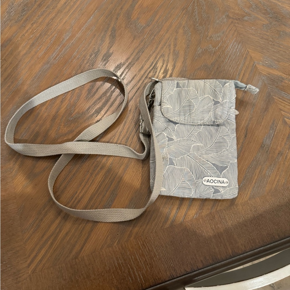 Aocina Crossbody bag
